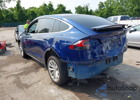 2018 Tesla Model X 100D/75D/P100D z USA, uszkodzony, nr VIN 5YJXCAE21JF142592